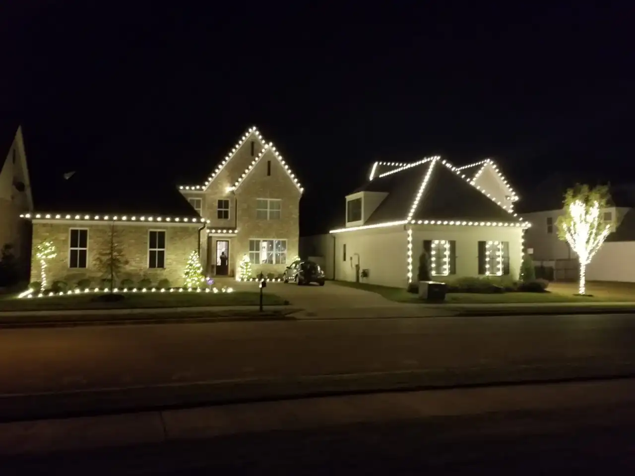Christmas light installation on a Memphis home by Roper
